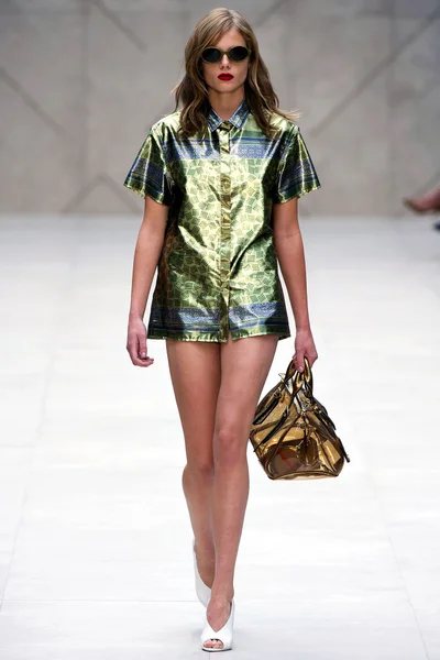 Look 9